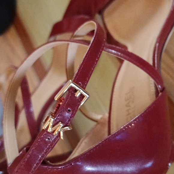 MICHAEL Michael KORS Patent Maroon leather strappy 👠 heels 😍 - Picture 3 of 10